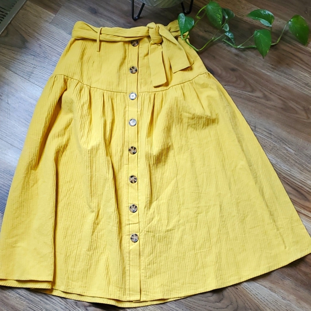 Mustard yellow Button down Hailey and Co. Medium Skirt with tie